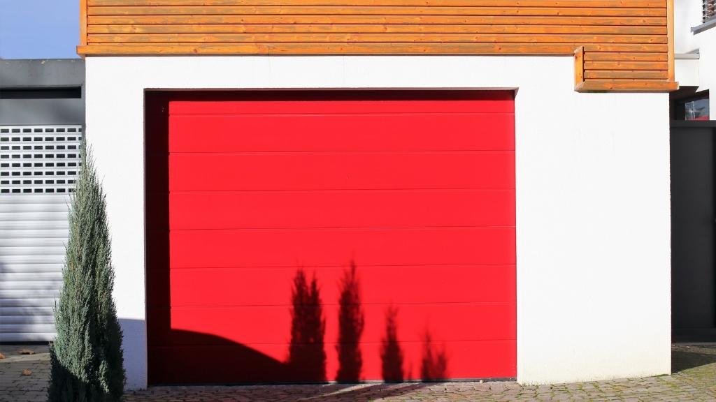 Should Your Garage Door Be Painted or Replaced?