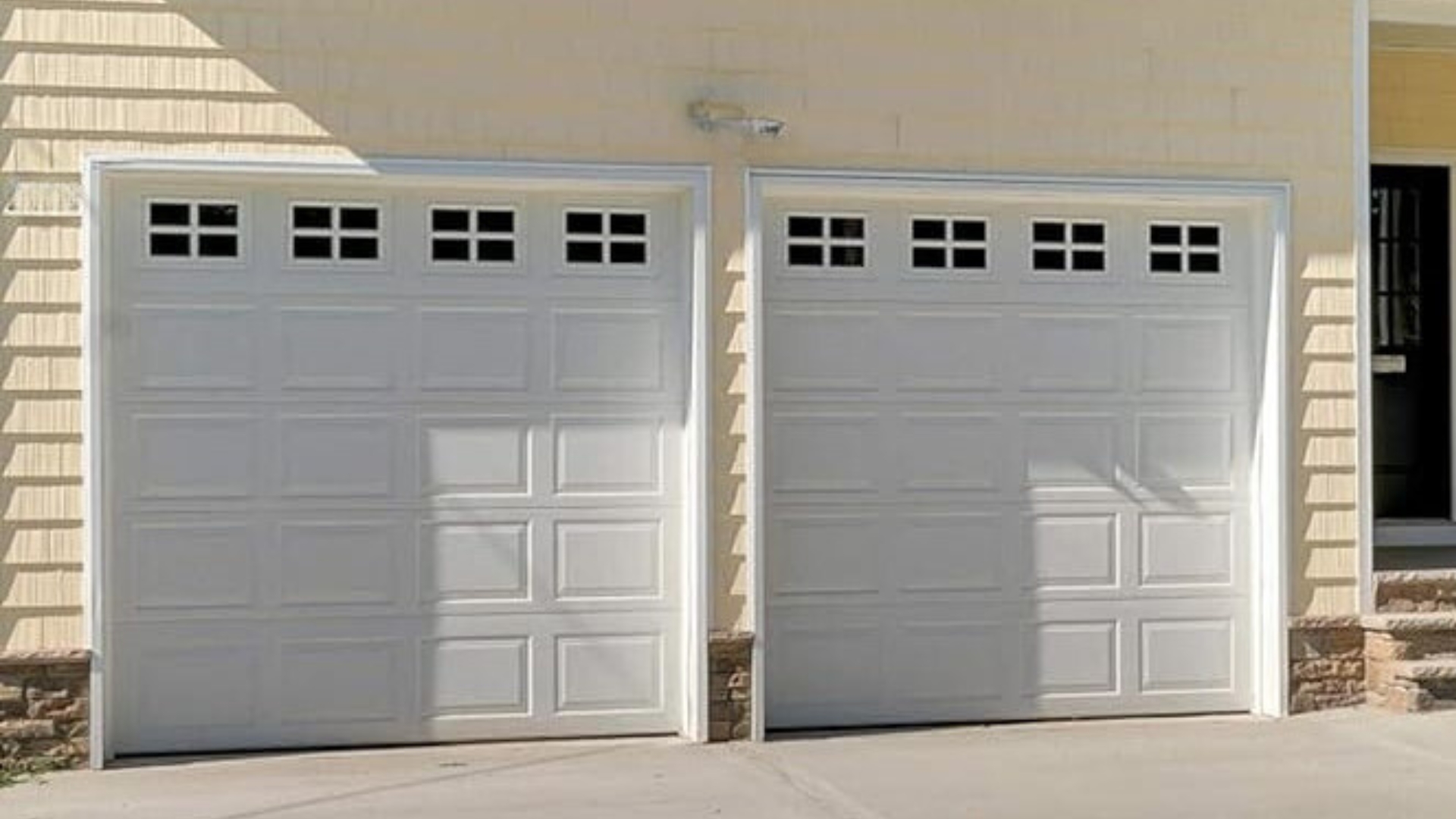 Titan-Garage-Doors-Quad-Cities-Stylish-Decorative-Hardware-Options-for-Your-Garage-Door-Decorative-Windows-Inserts