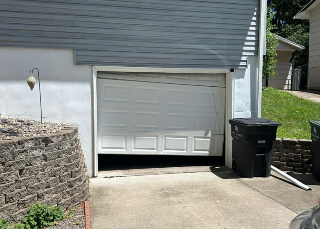 Emergency Garage Door Service W 29th St, Davenport, IA
