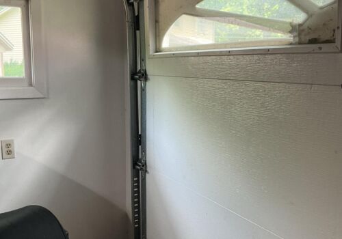 Garage Door Maintenance Services N Elsie Ave, Davenport, IA