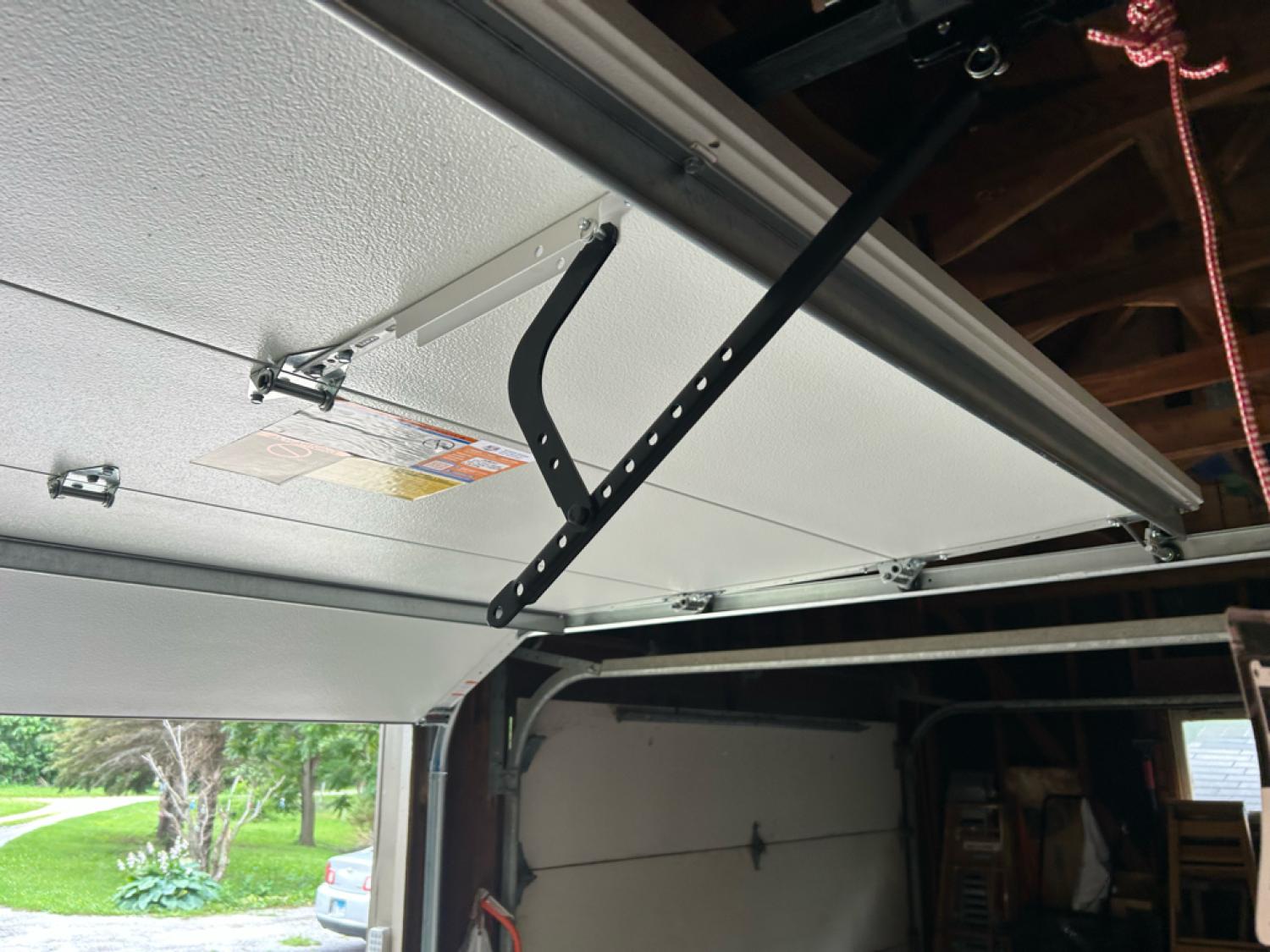 New Garage Door Installation 17th Ave, Moline, IL